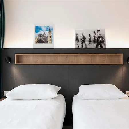 ホテル Adagio Access Centrum Dampoort ヘント
